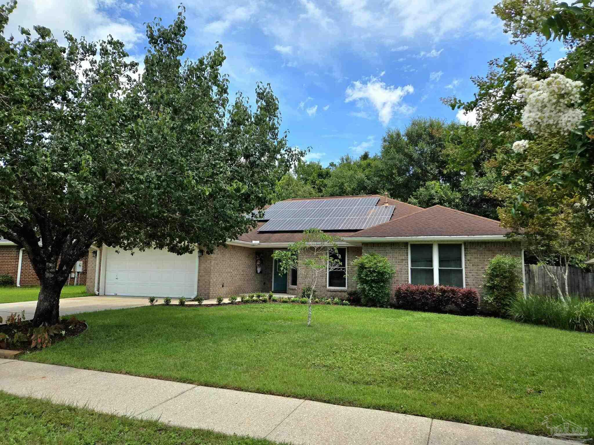 Property Photo: 1908 Joshua Dr FL 32533