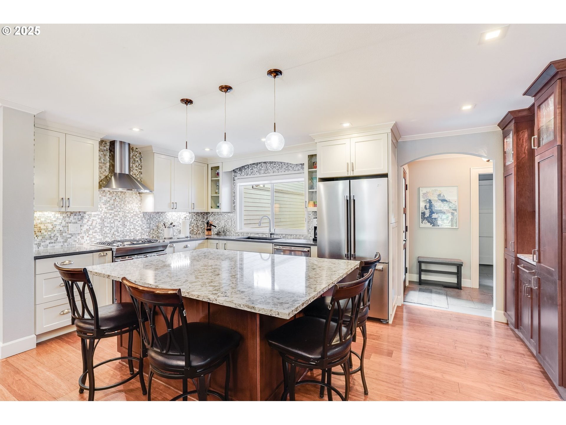 Property Photo: 92 Greenridge Ct OR 97035