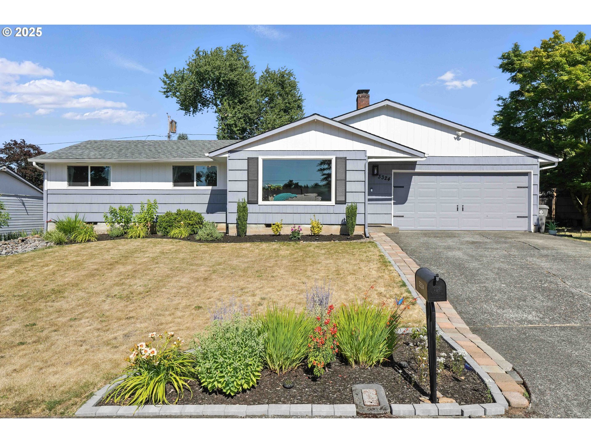 Property Photo: 3324 SE 178th Ave OR 97236