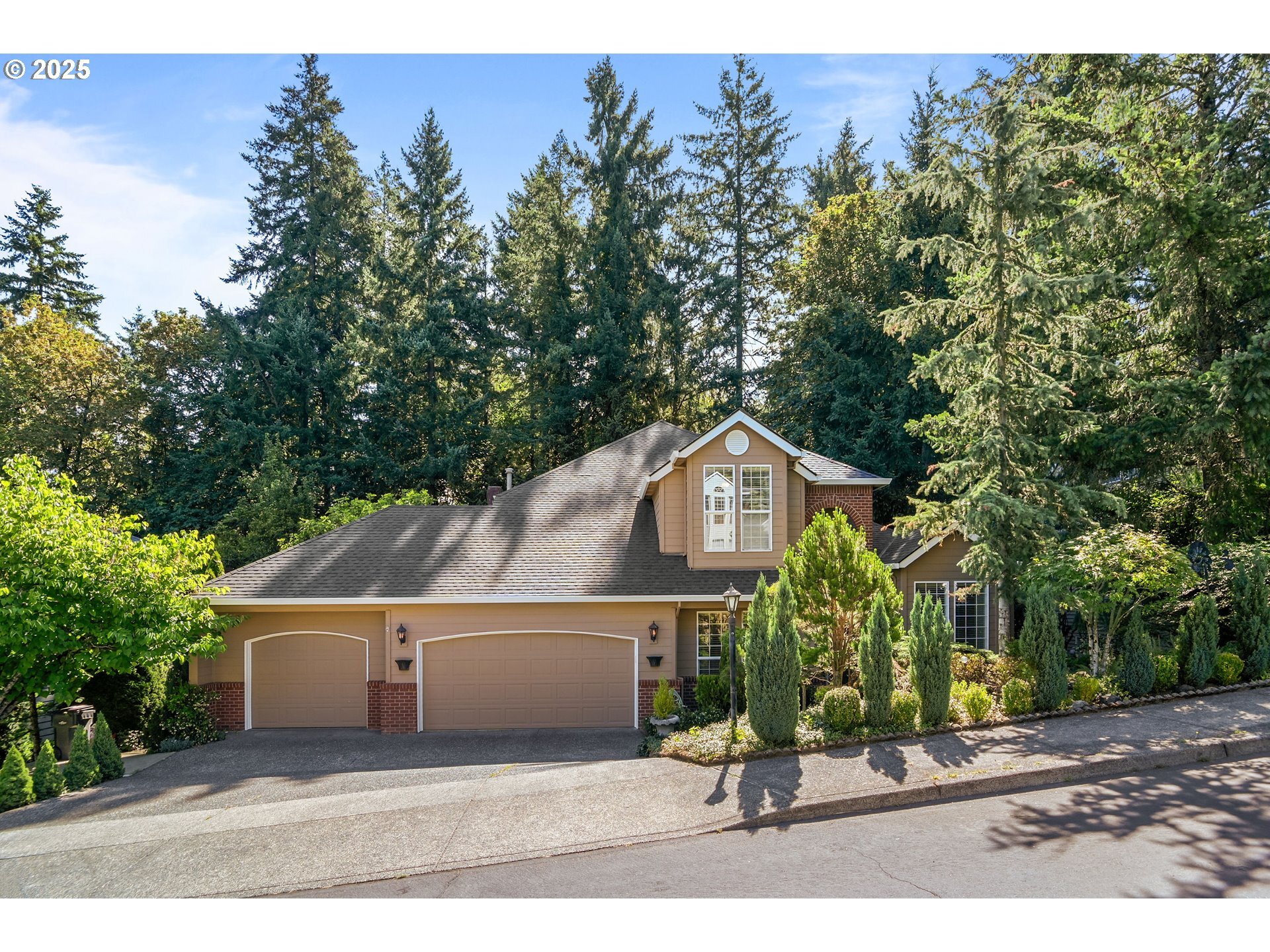 Property Photo:  13386 SW Hillshire Dr  OR 97223 