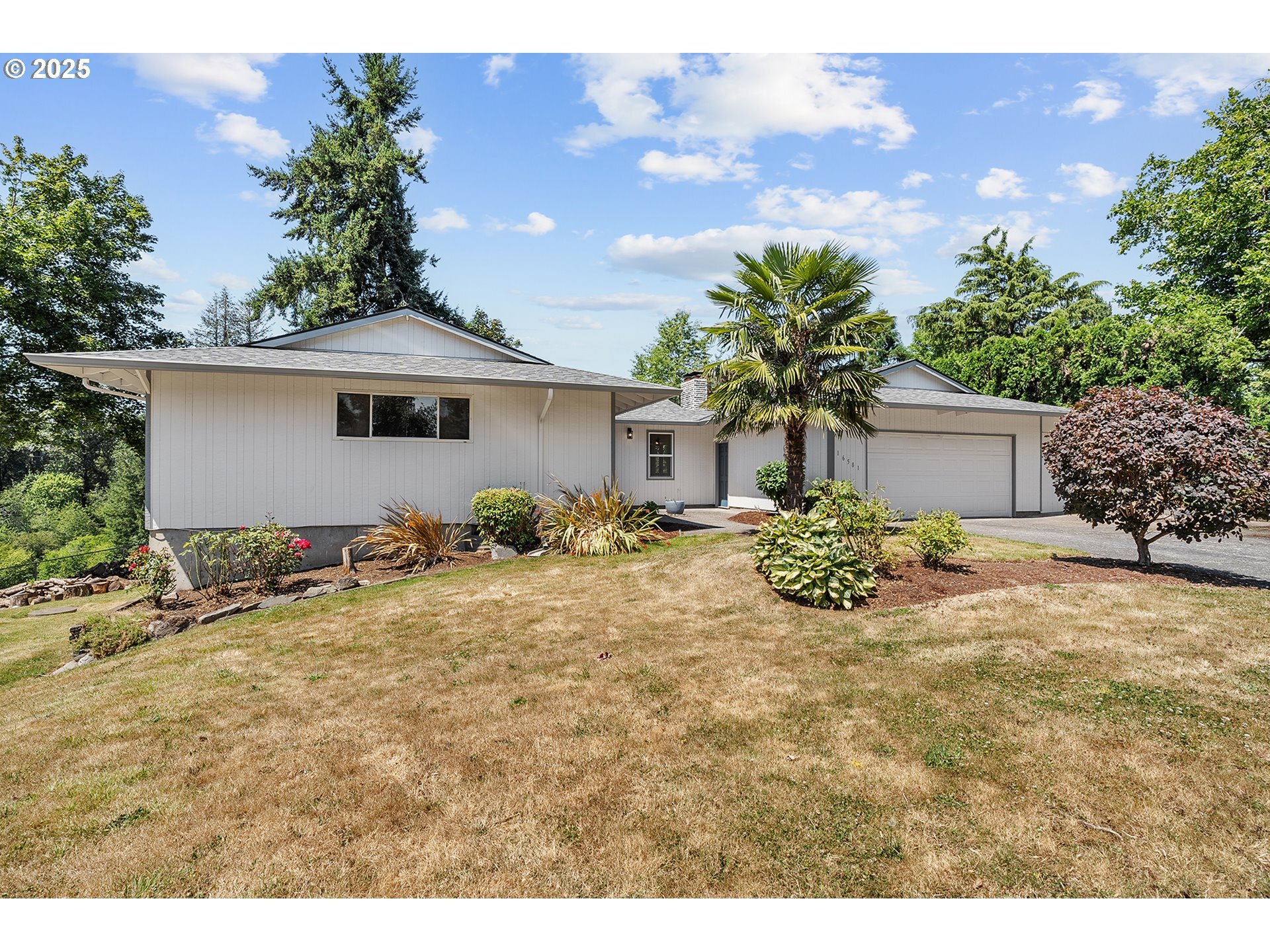 Property Photo: 16581 SE Stoneybrook Ct OR 97015