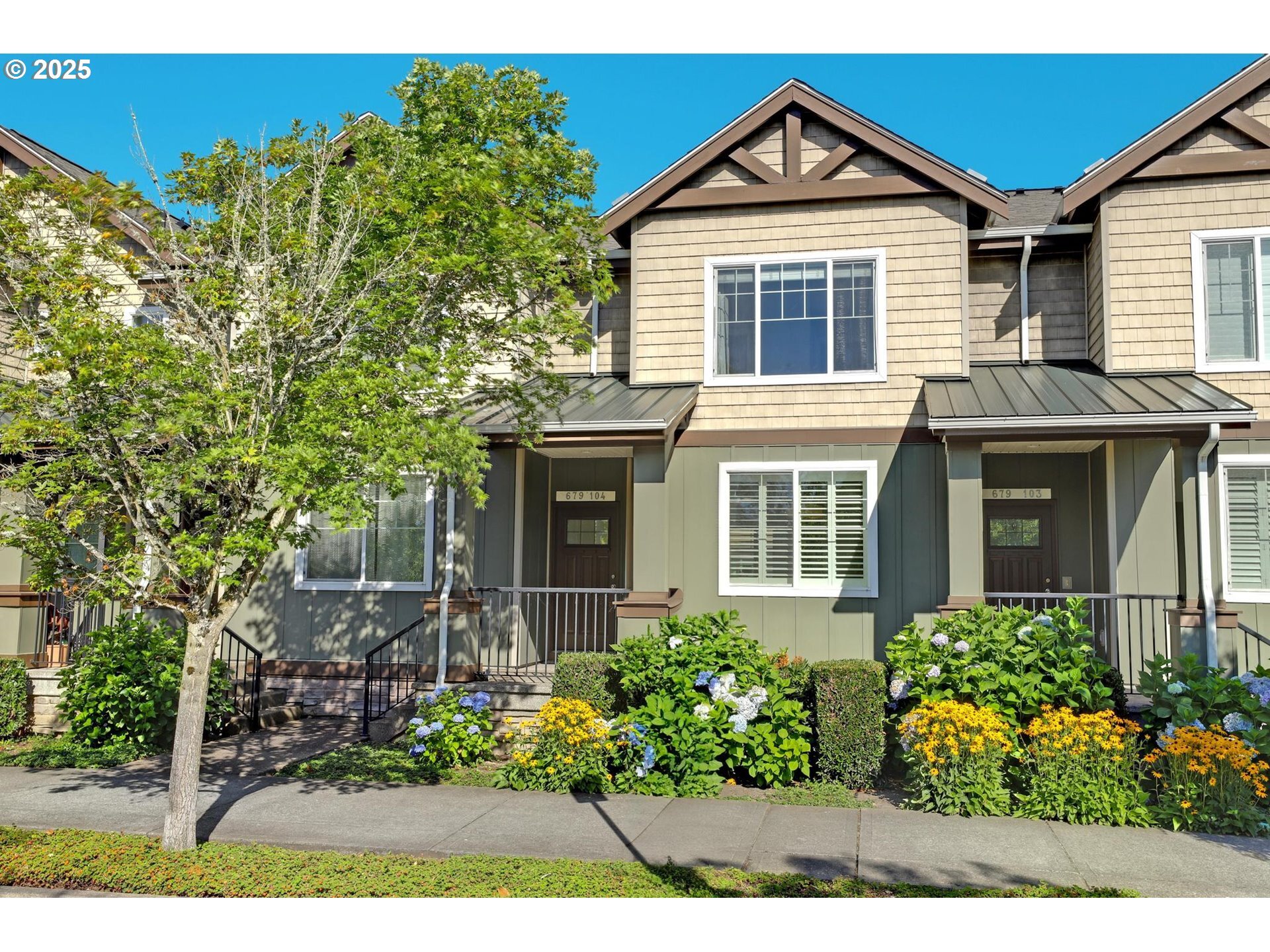Property Photo: 679 NW 118th Ave 104 OR 97229