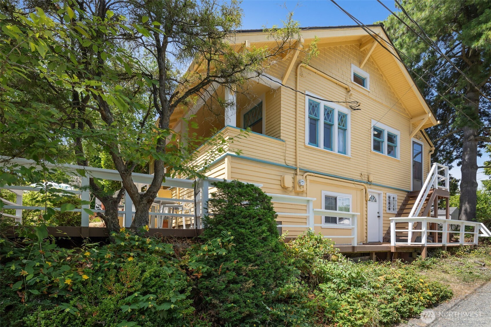 Property Photo: 1610 S Hill Street WA 98144