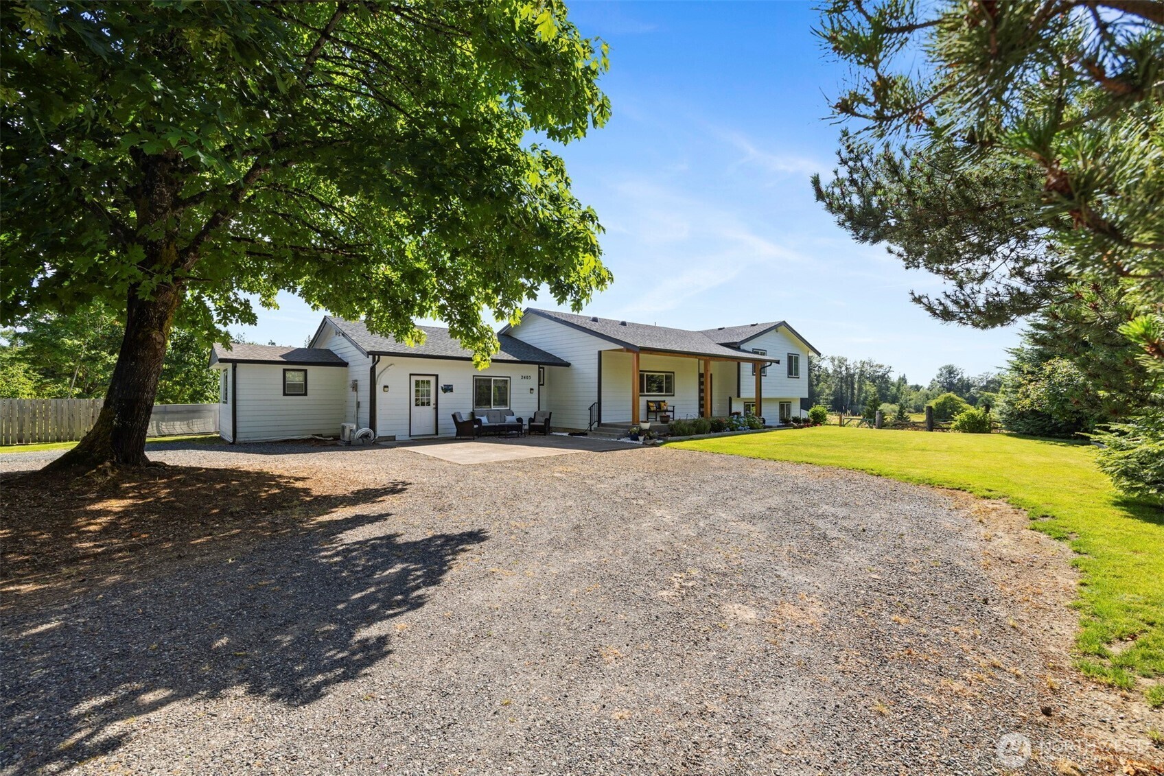 Property Photo:  2403 E Hemmi Road  WA 98226 