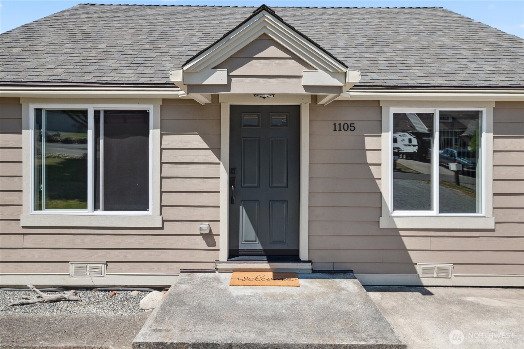 Property Photo: 1105 N 8th St WA 98273