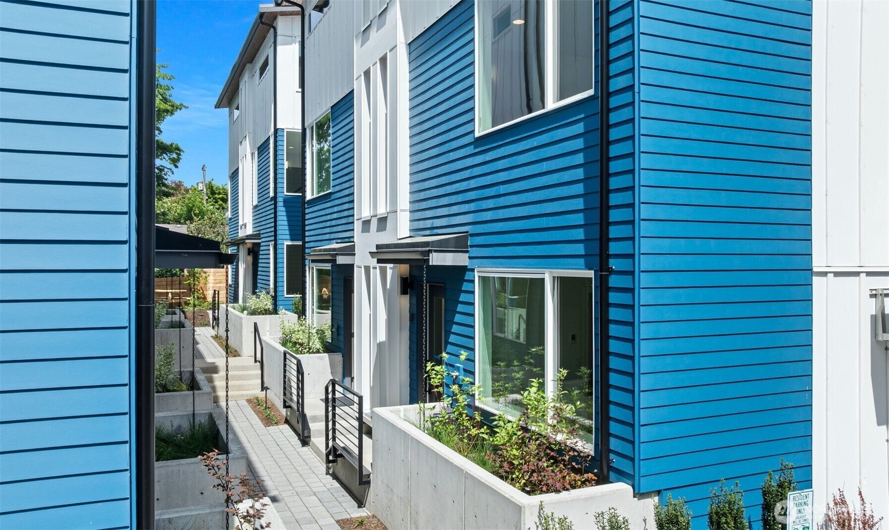 2529  29th Avenue S C  Seattle WA 98144 photo