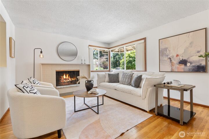 Property Photo:  15740 NE 1st Street  WA 98008 