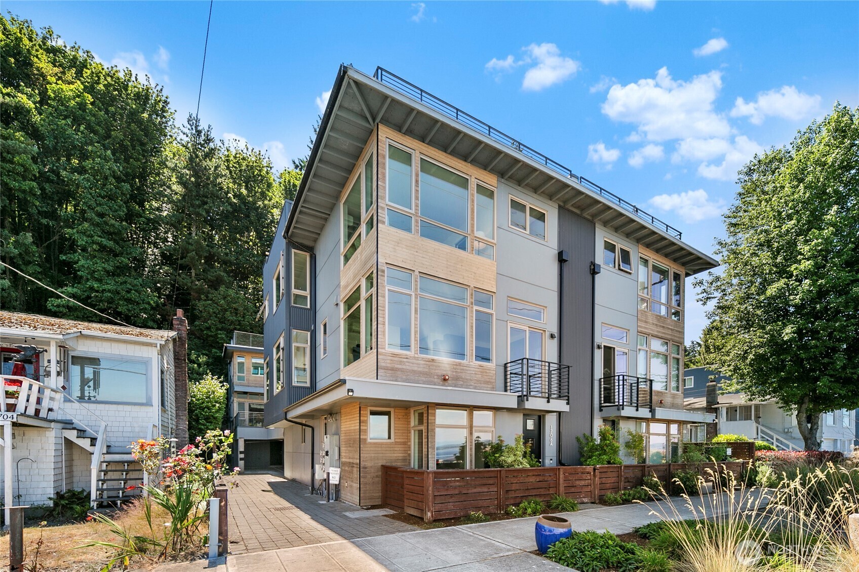 1706  Alki Avenue SW A  Seattle WA 98116 photo