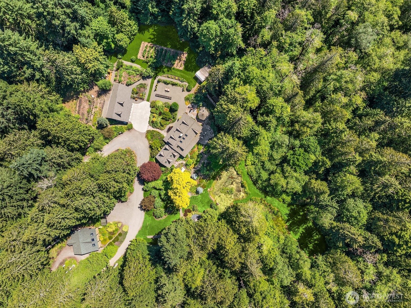 Property Photo: 9631 Summer Hill Lane NE WA 98110
