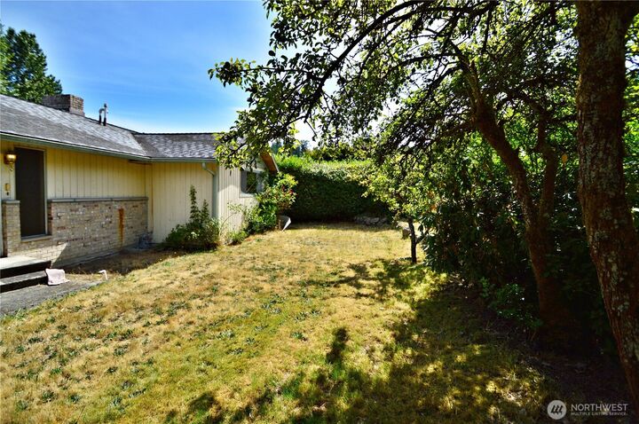 Property Photo: 113 19th Avenue SE WA 98372