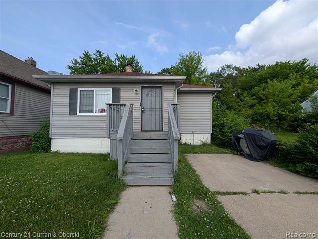 Property Photo: 4013 Moore Street MI 48141
