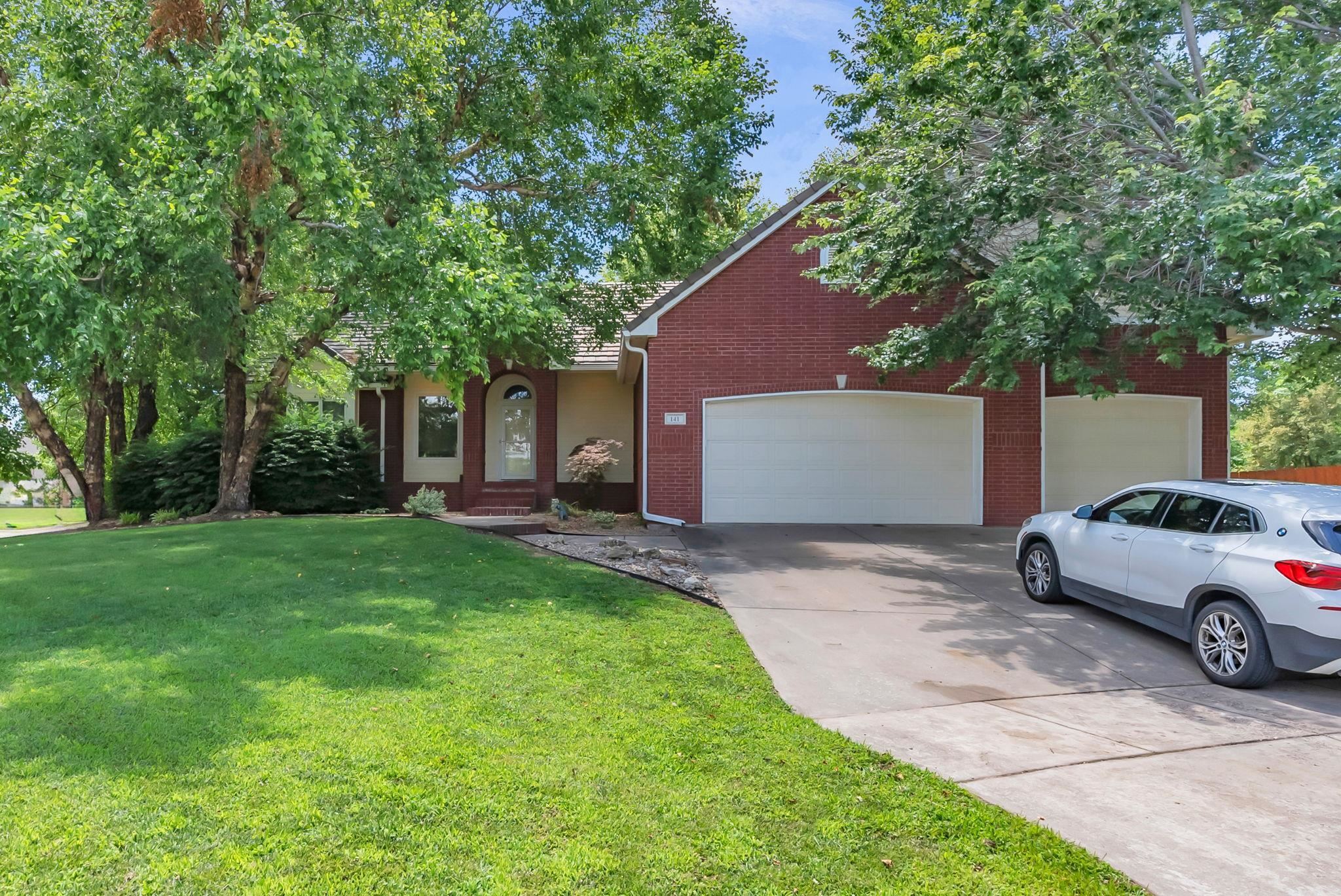 Property Photo: 141 N Forestview Cir KS 67235