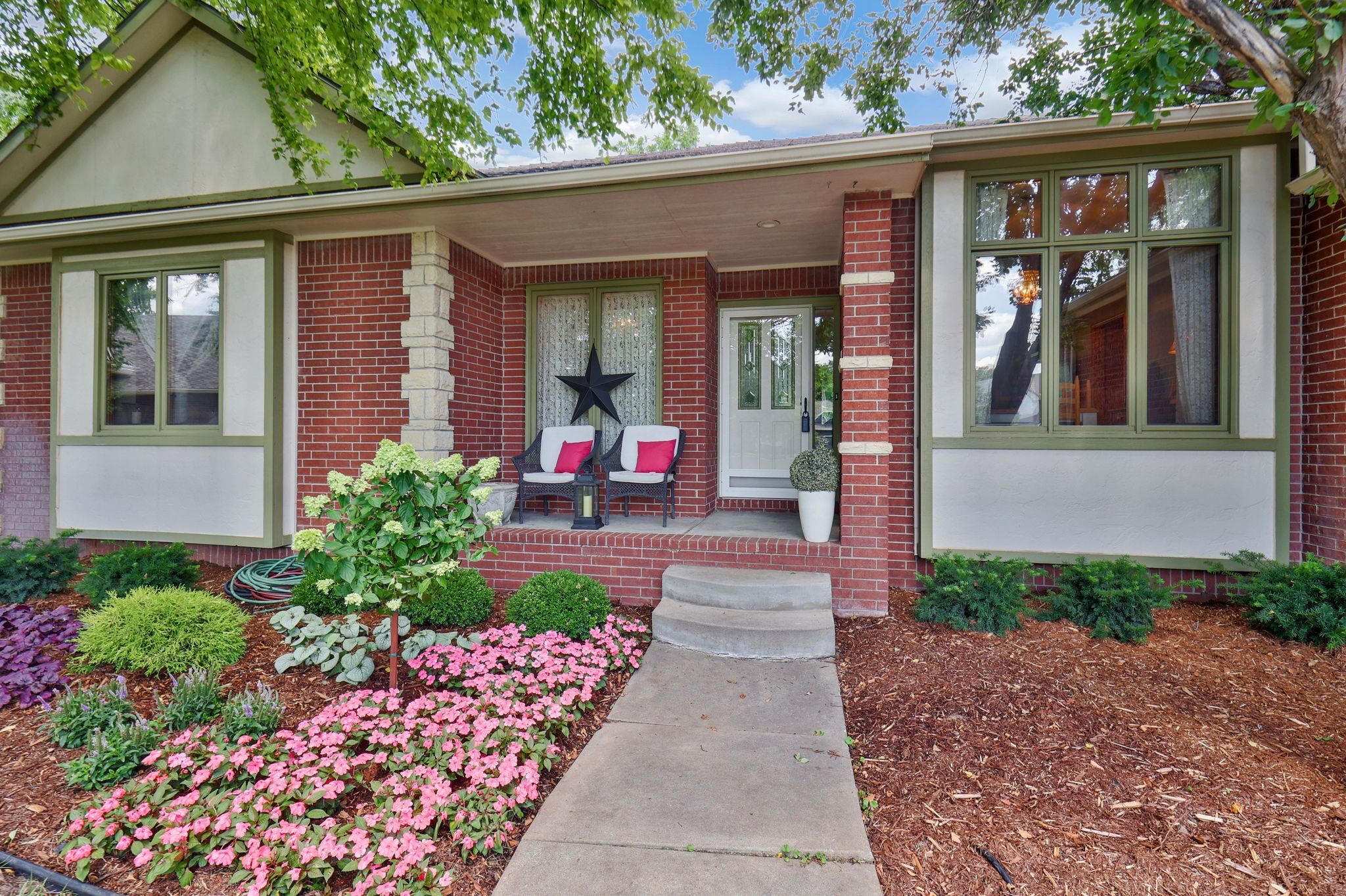 Property Photo: 7926 W Meadow Pass Cir KS 67205