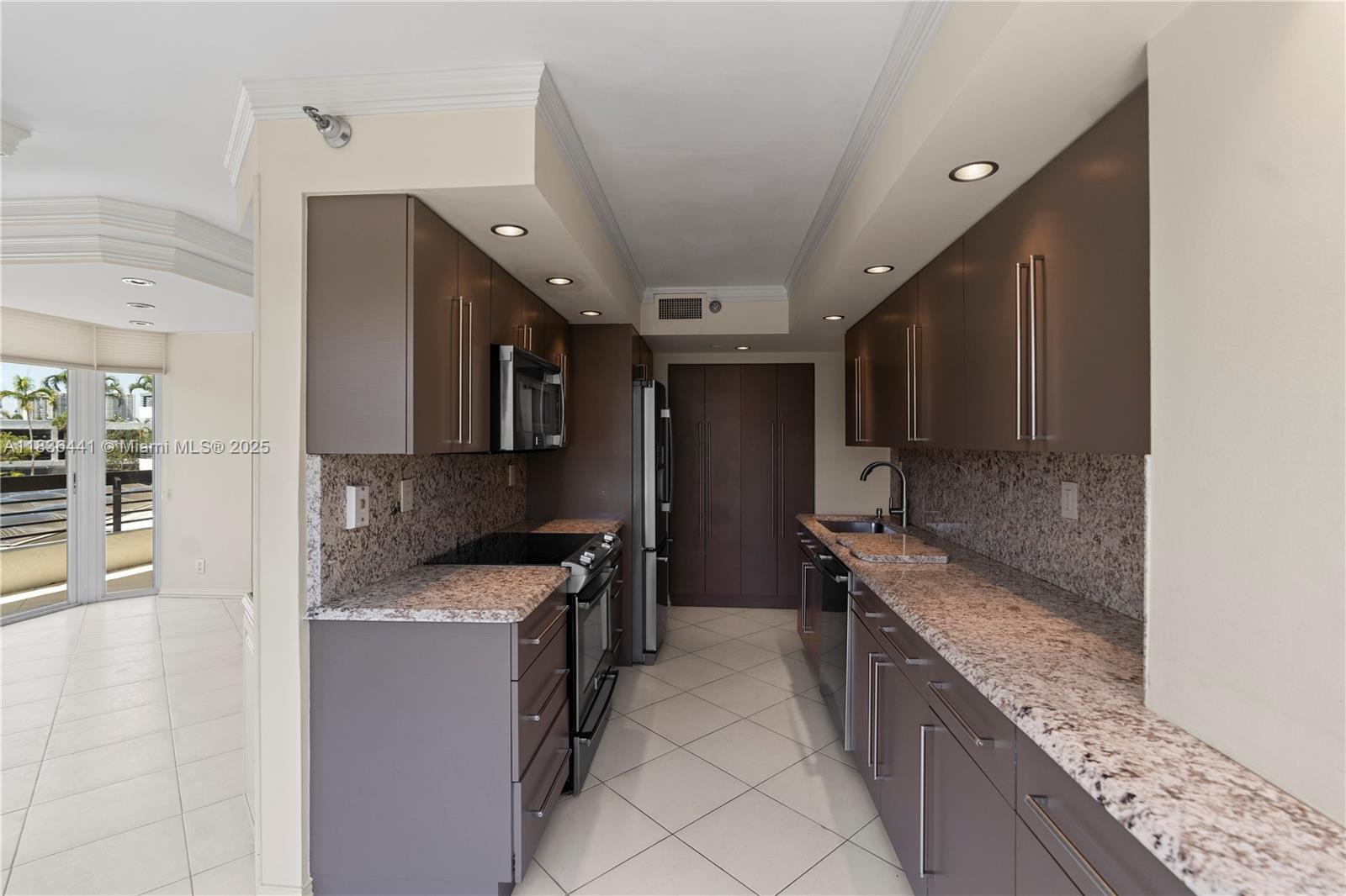 Property Photo: 3500 Mystic Pointe Dr 306 FL 33180