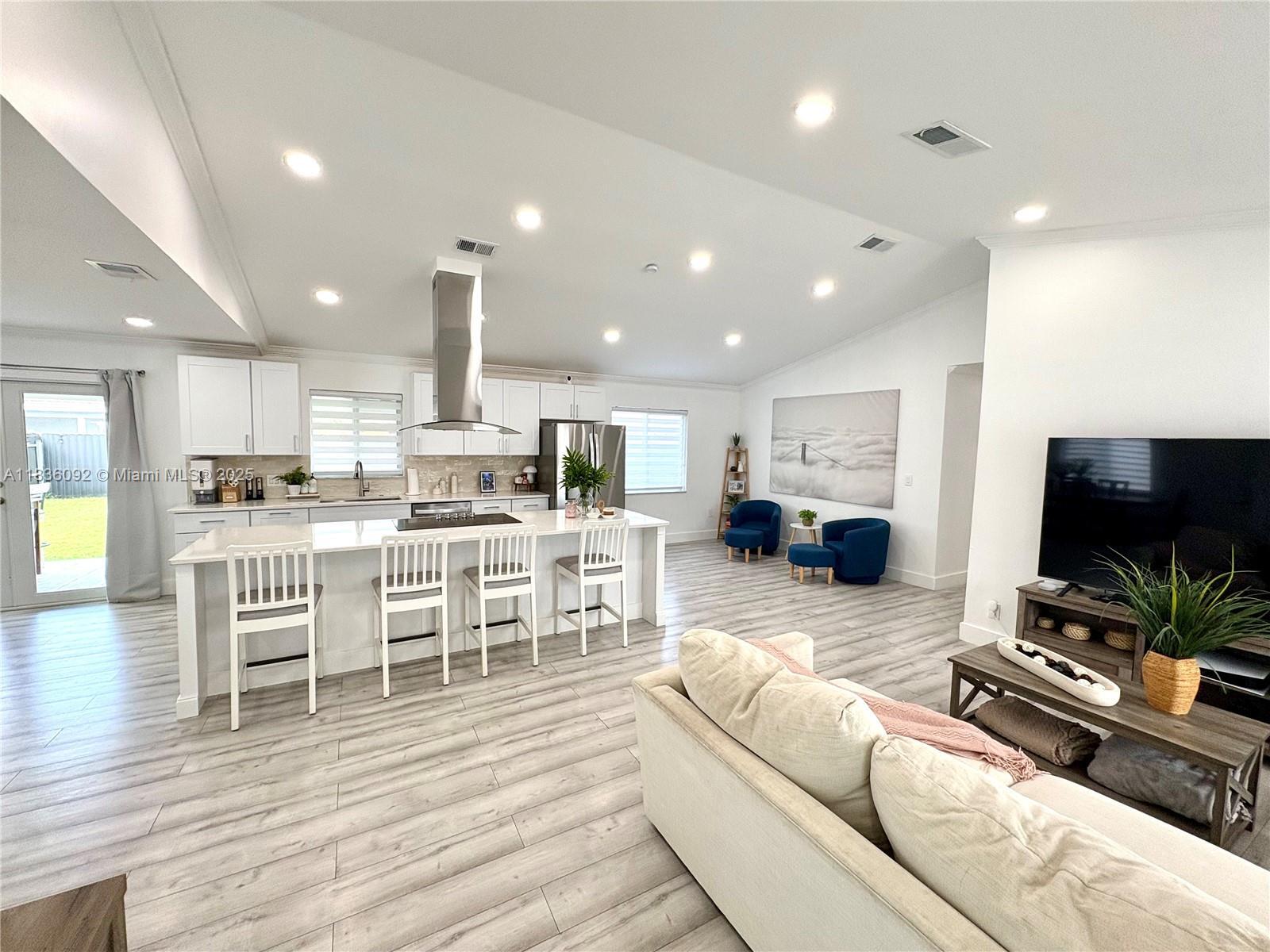Property Photo: 3320 SW 139th Ave FL 33175