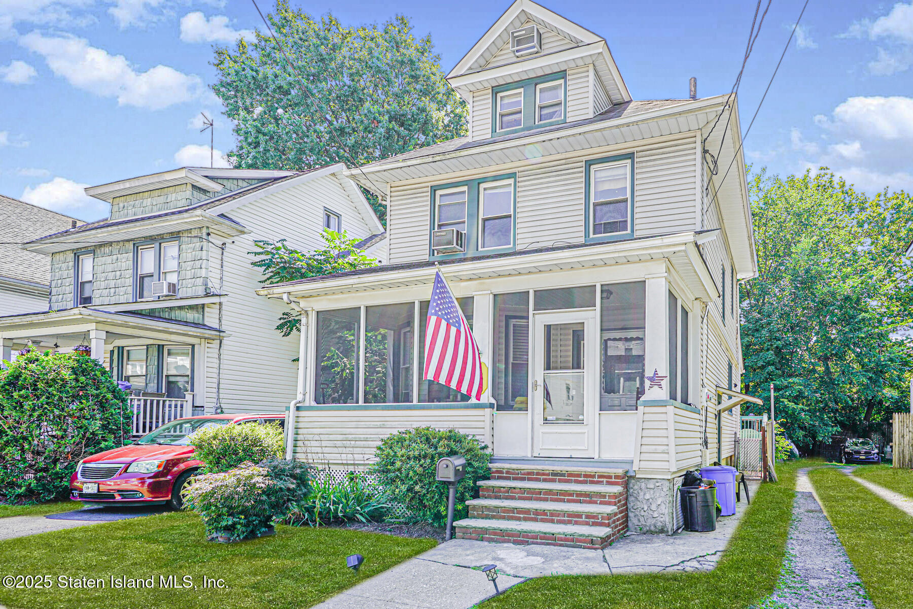 Property Photo:  155 Cortlandt Street  NY 10302 