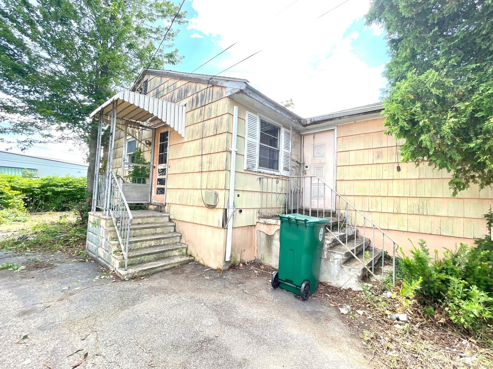 Property Photo:  65 Masarik Avenue  CT 06615 