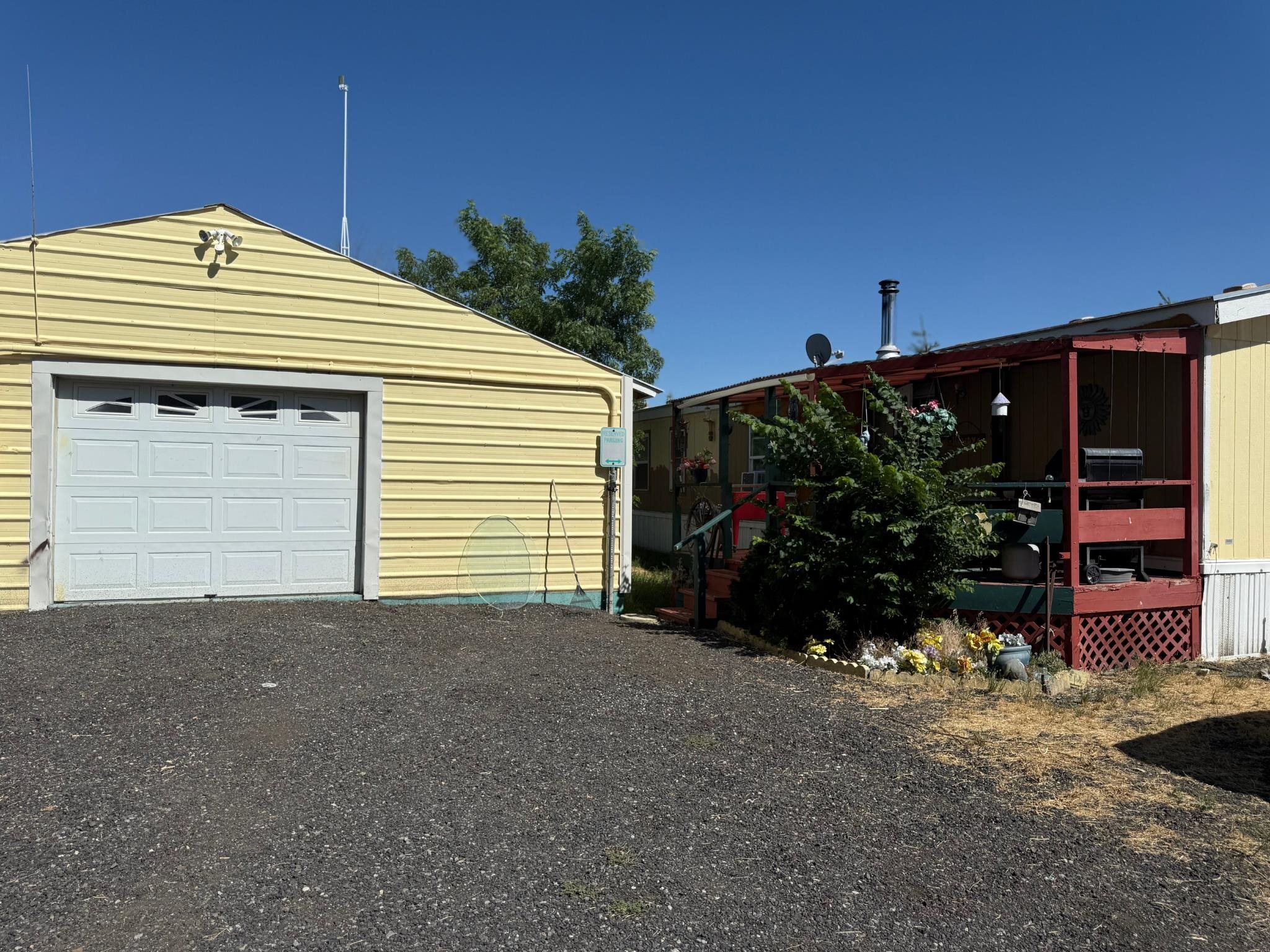 Property Photo:  502 E Fairweather St  WA 99032 