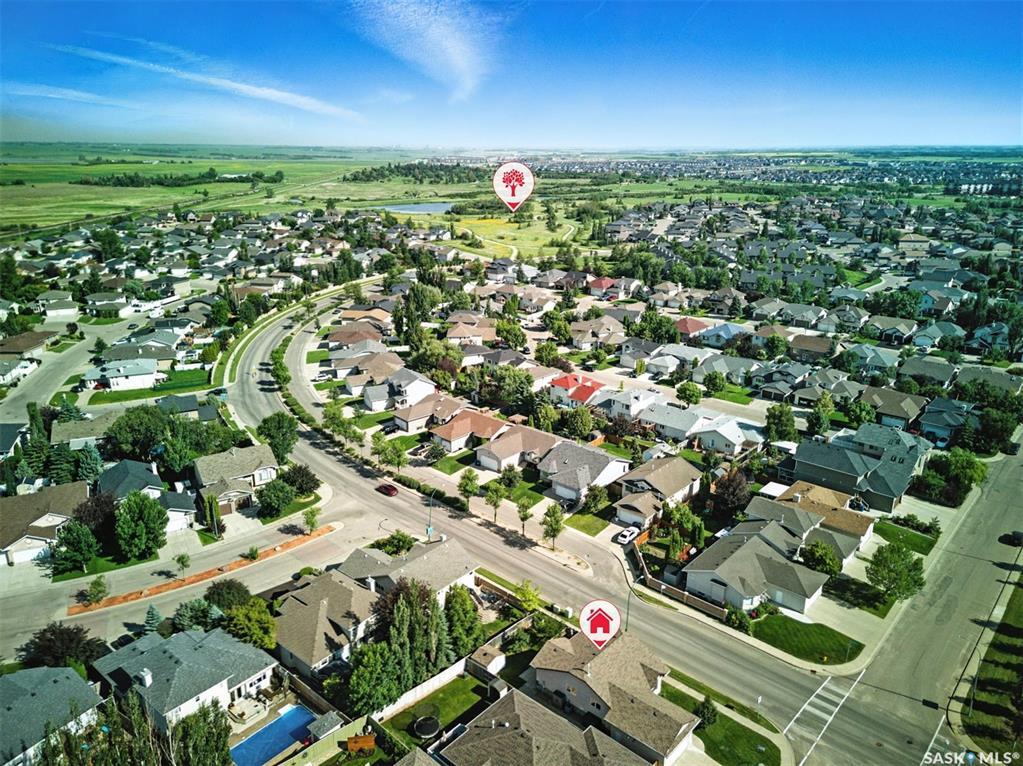 Property Photo: 102 Bayfield Crescent SK S7V 1E3