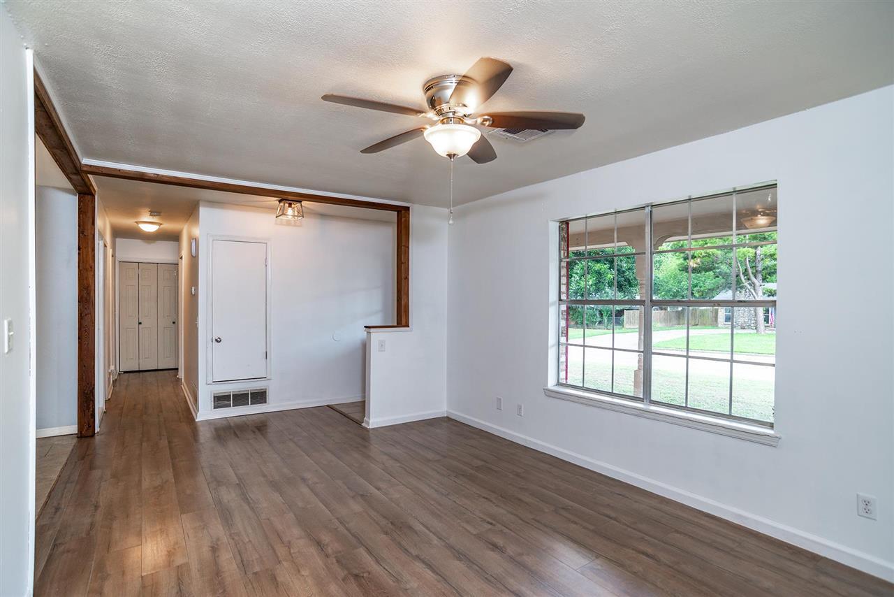 Property Photo: 1242 E 5th Street OK 74023