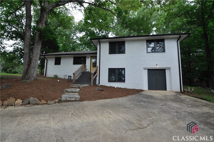 Property Photo:  225 Sherwood Drive  GA 30606 