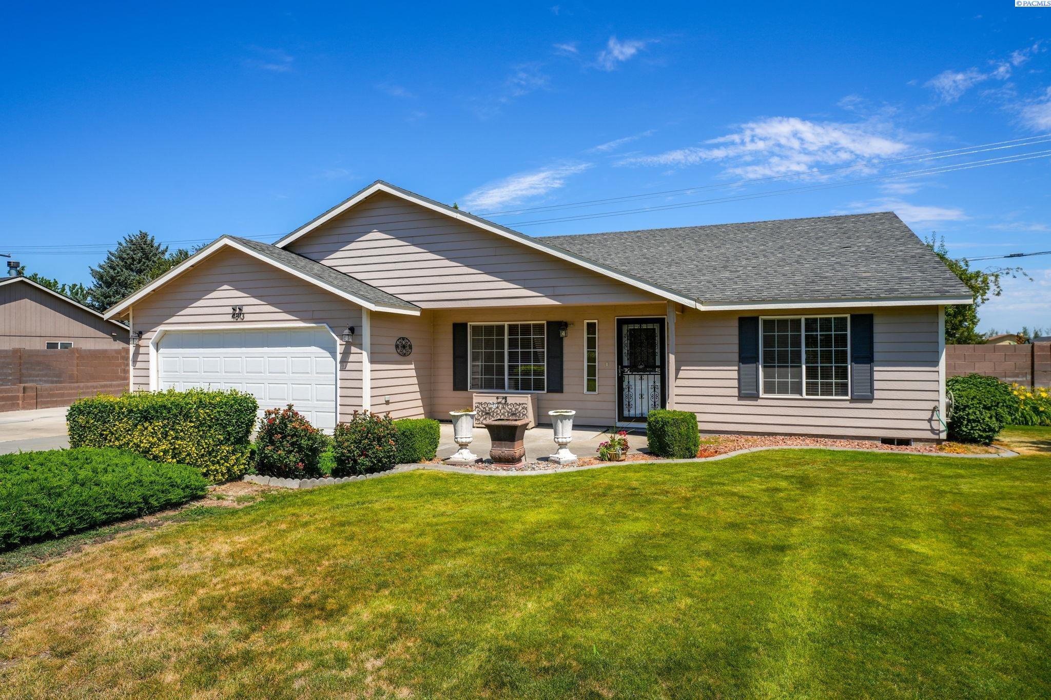 Property Photo: 4813 S Washington Pl WA 99337-4441