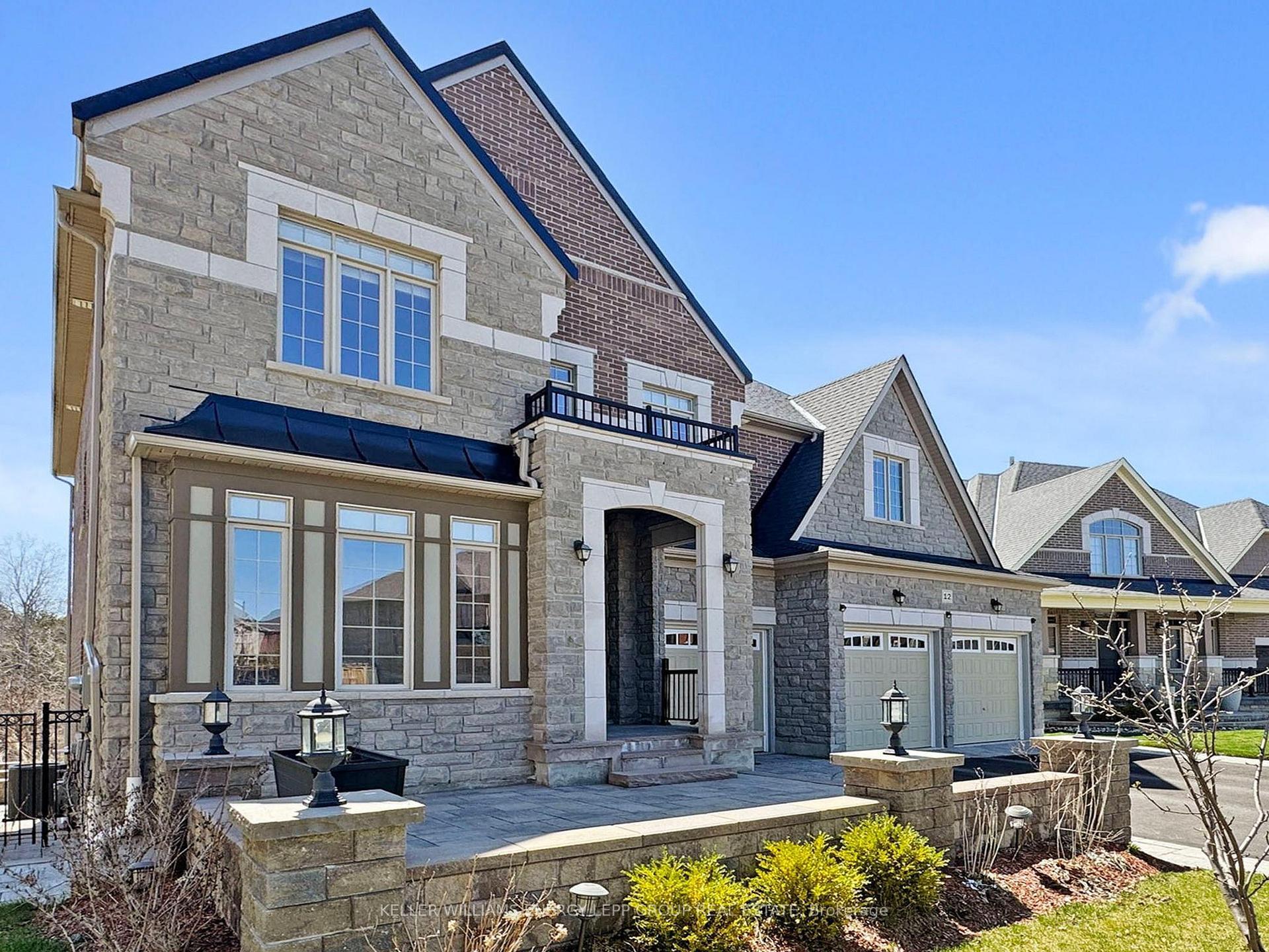 Photo de la propriété: 12 Donwoods Crescent ON L1R 0N1