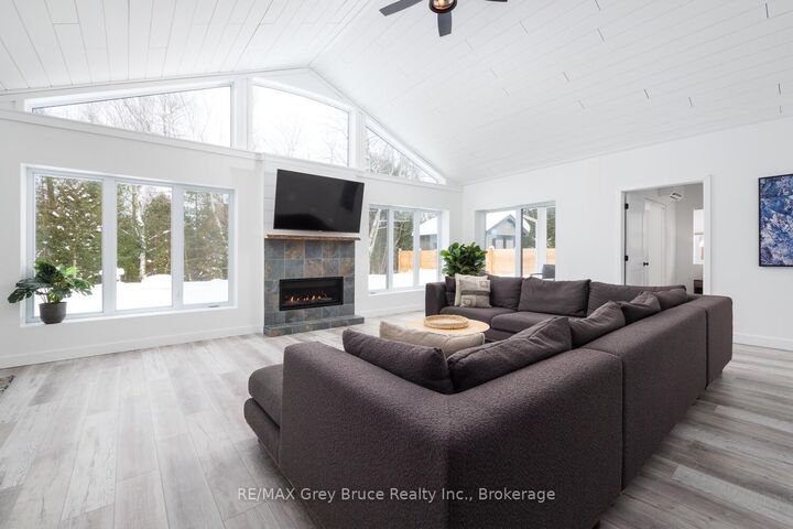 32 Southampton Parkway  South Bruce Peninsula ON N0H 2G0 photo