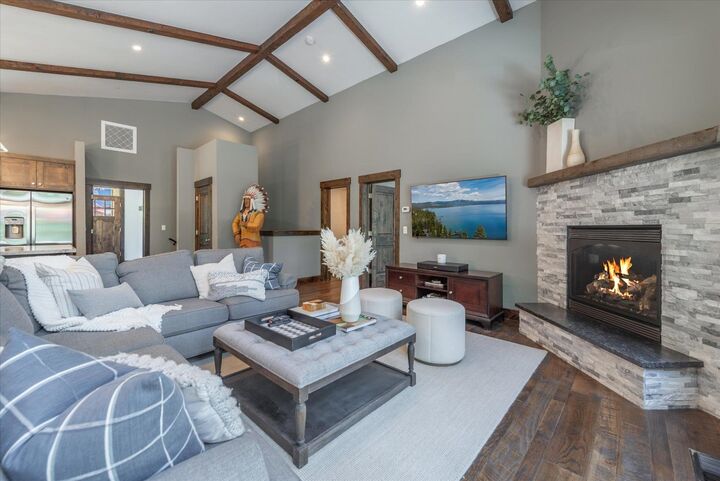 Property Photo: 11301 Skislope Way CA 96161