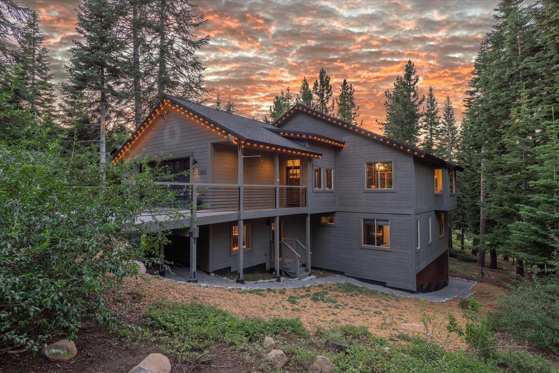 Property Photo:  11301 Skislope Way  CA 96161 