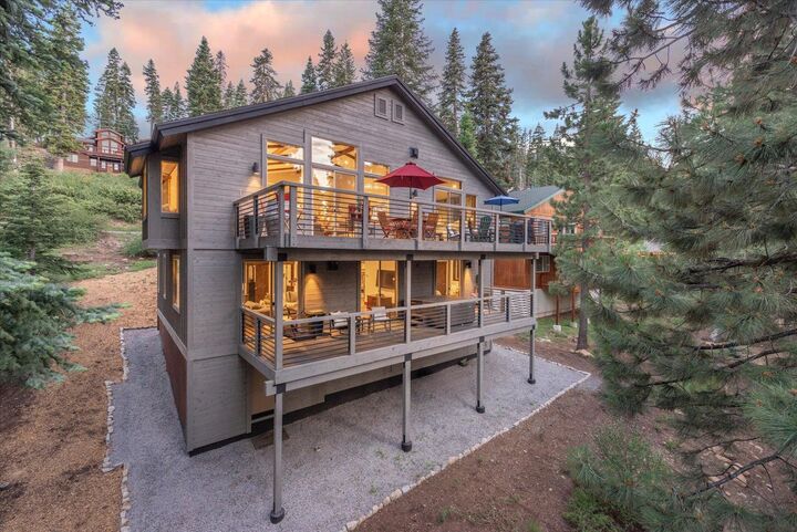 Property Photo: 11301 Skislope Way CA 96161
