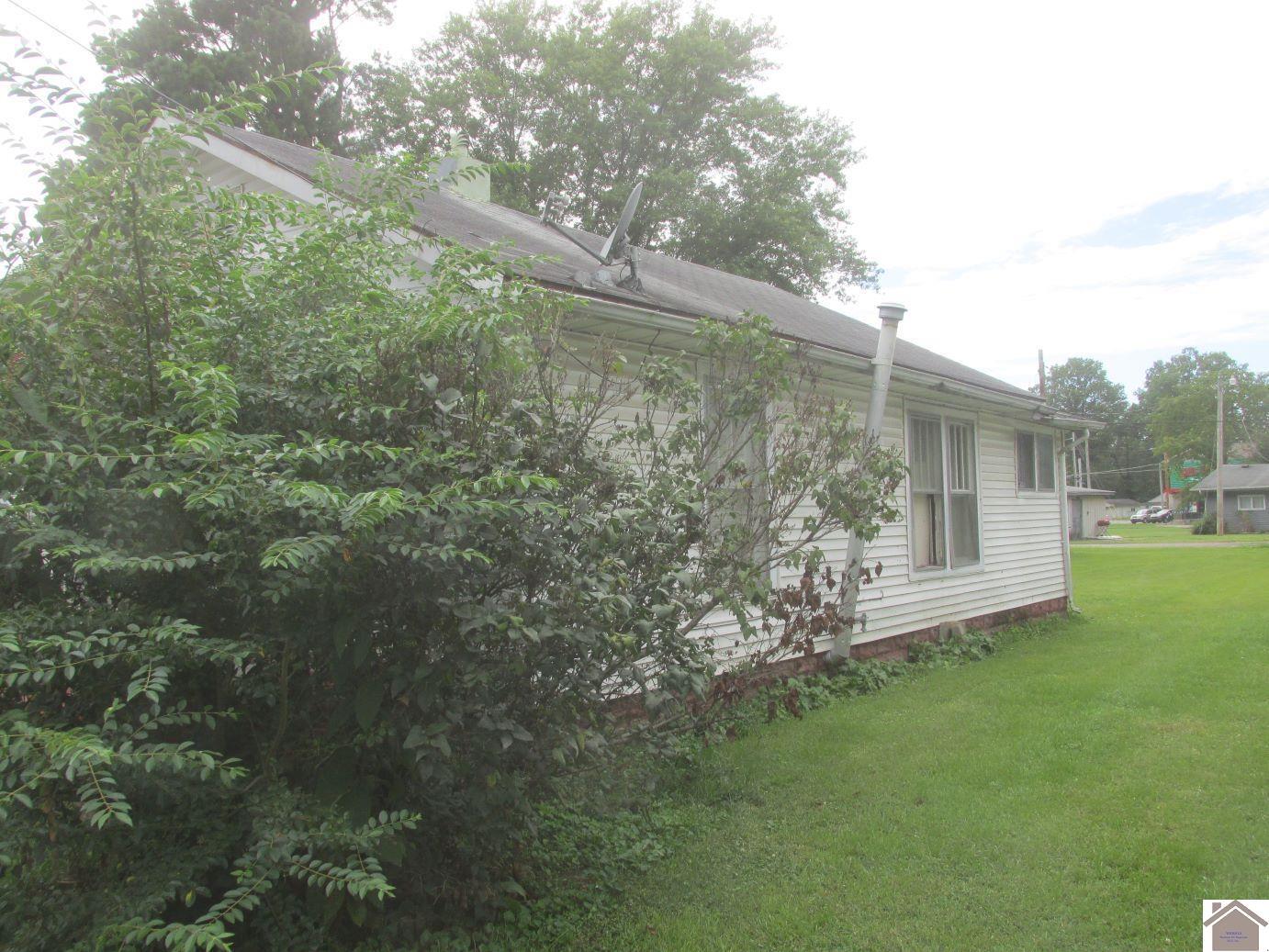 Property Photo:  2031 Clay St  KY 42001 