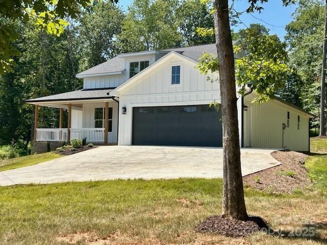 Property Photo: 141 Maplewood Court NC 28638