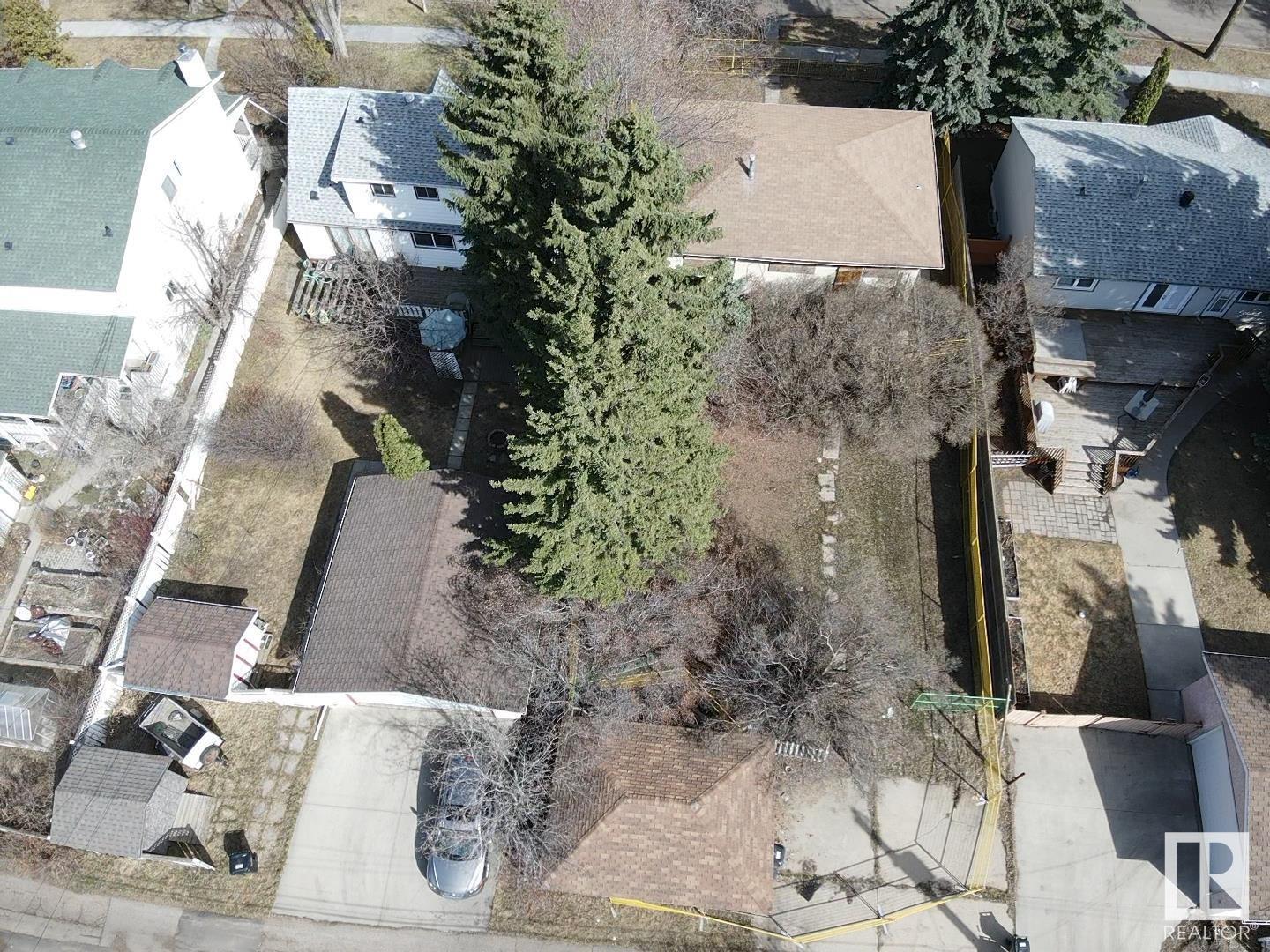 Property Photo:  11544 140 Street NW  AB T5M 1S7 