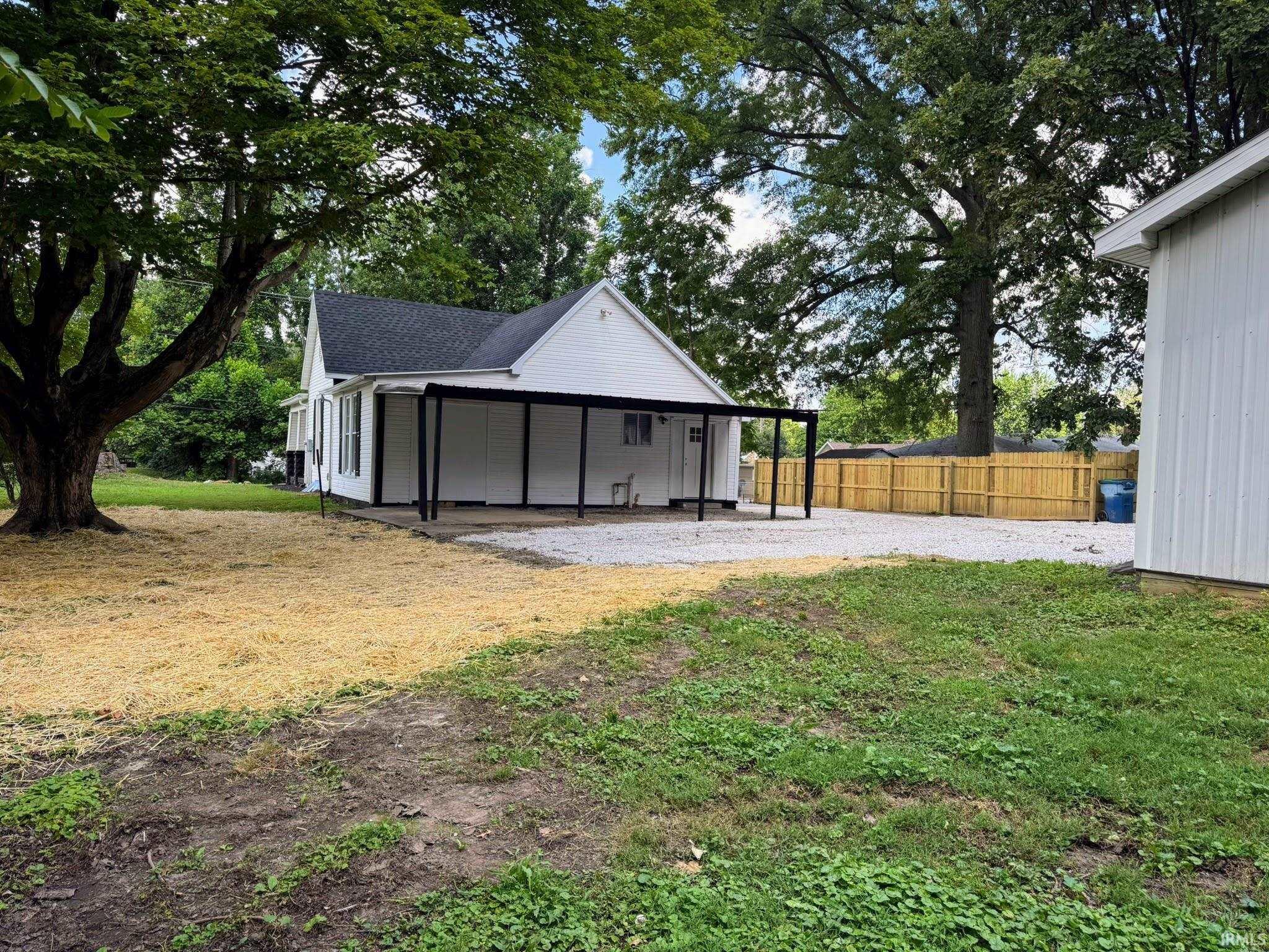 Property Photo: 607 N Sixth Street IN 47601