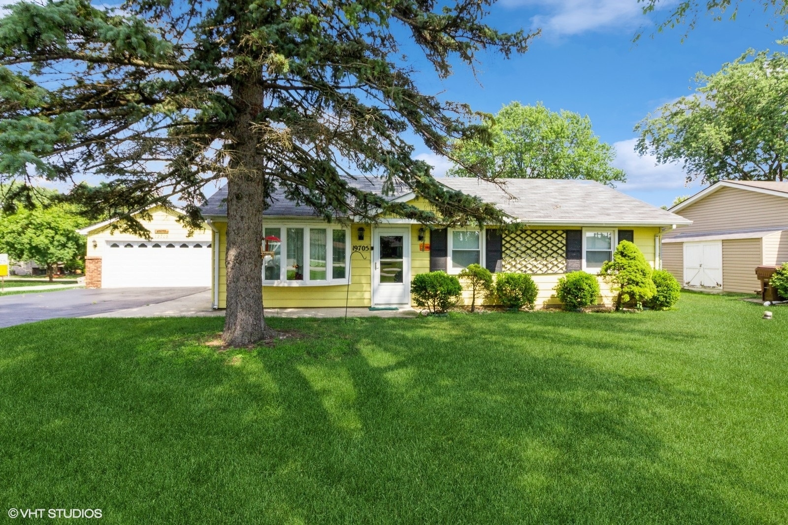 Property Photo: 19705 Glennell Avenue IL 60448