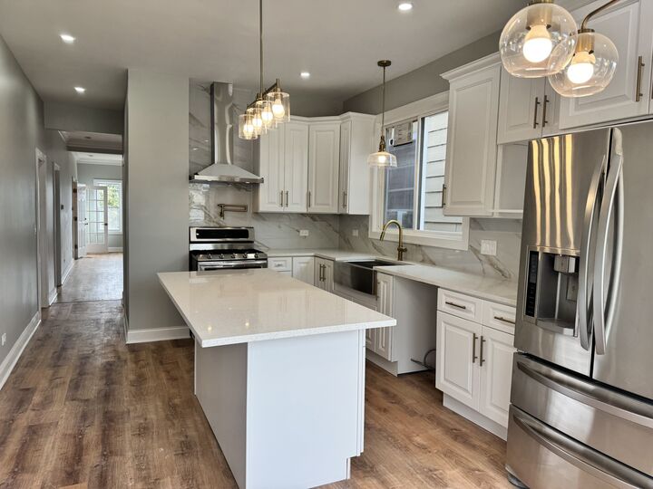 Property Photo: 1304 S 50th Avenue IL 60804