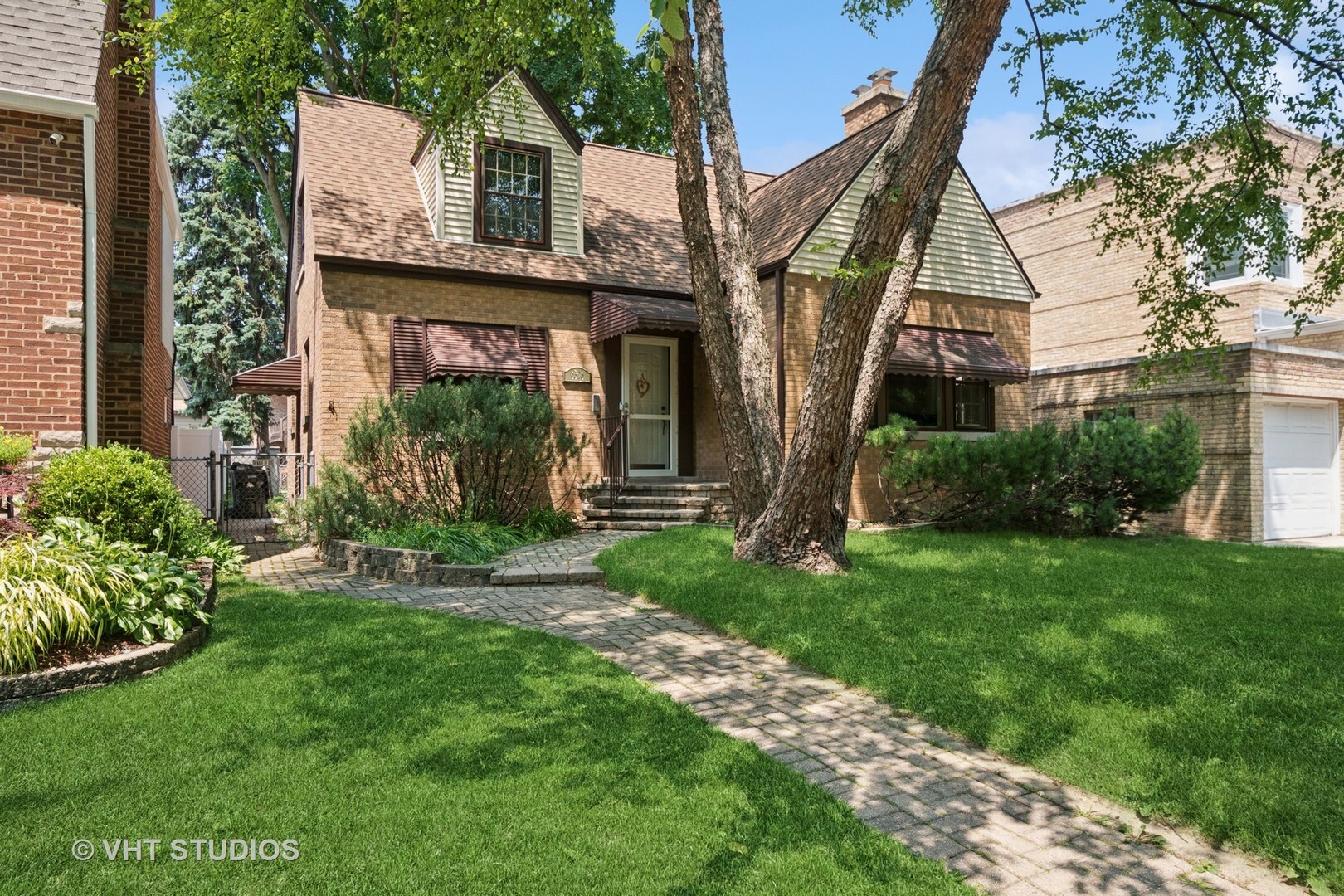 Property Photo:  
