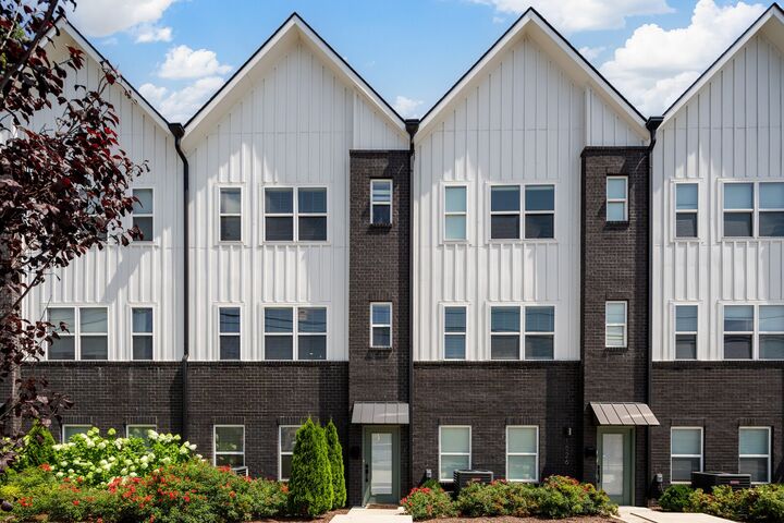 1524 Lebanon Pike  Nashville TN 37210 photo