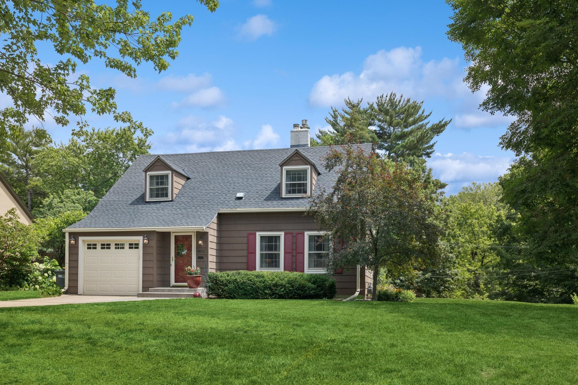 6633 Lynwood Boulevard  Richfield MN 55423 photo