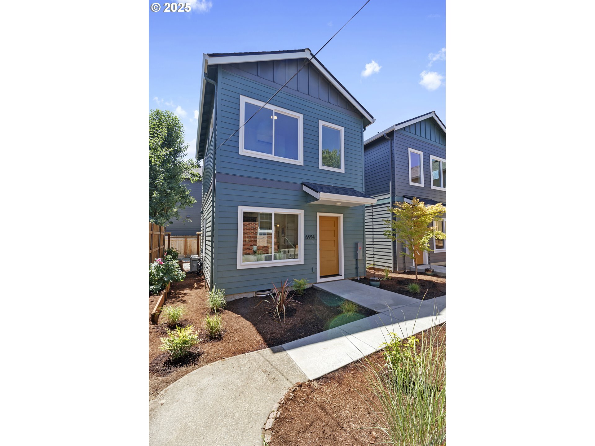 Property Photo: 6914 N Swift St OR 97203