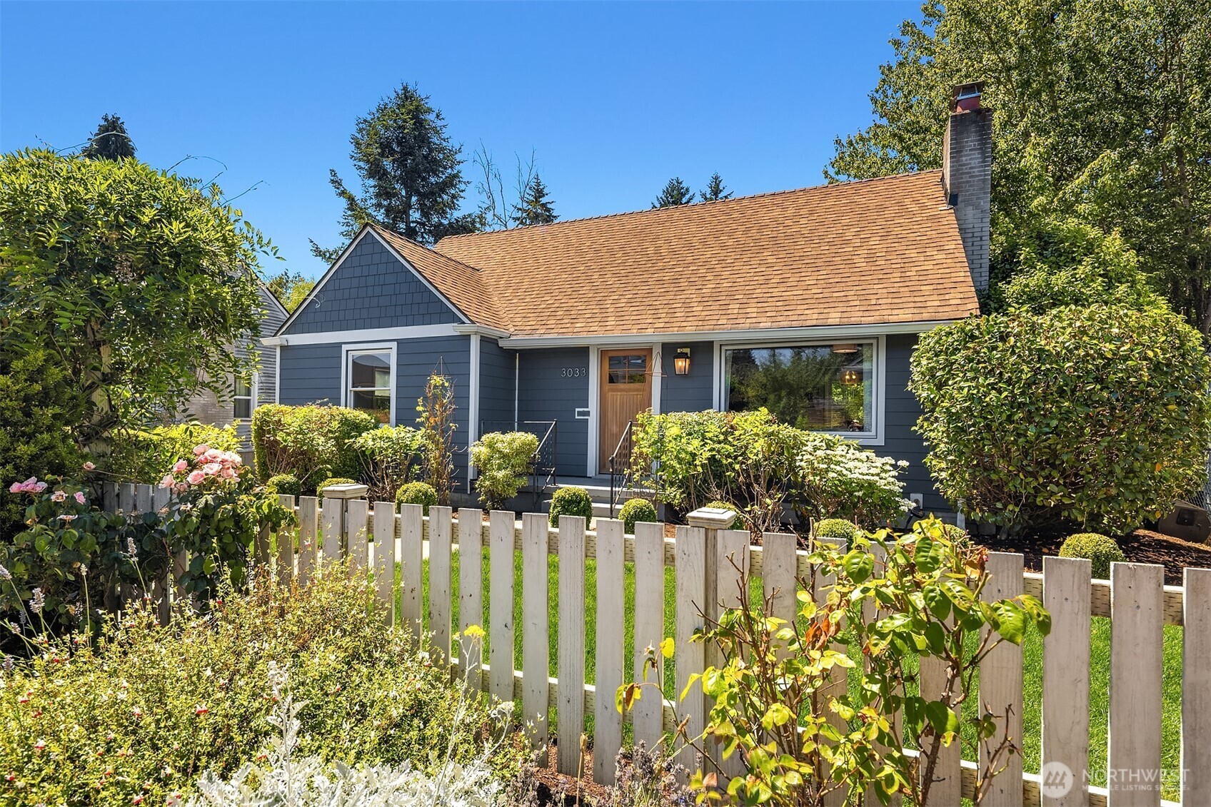 3033  48th Avenue SW  Seattle WA 98116 photo