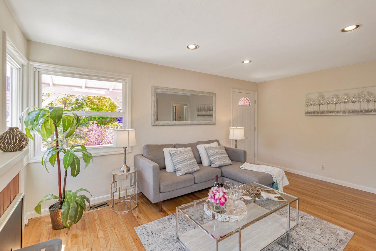 Property Photo:  2534 Howard Avenue  CA 94070 