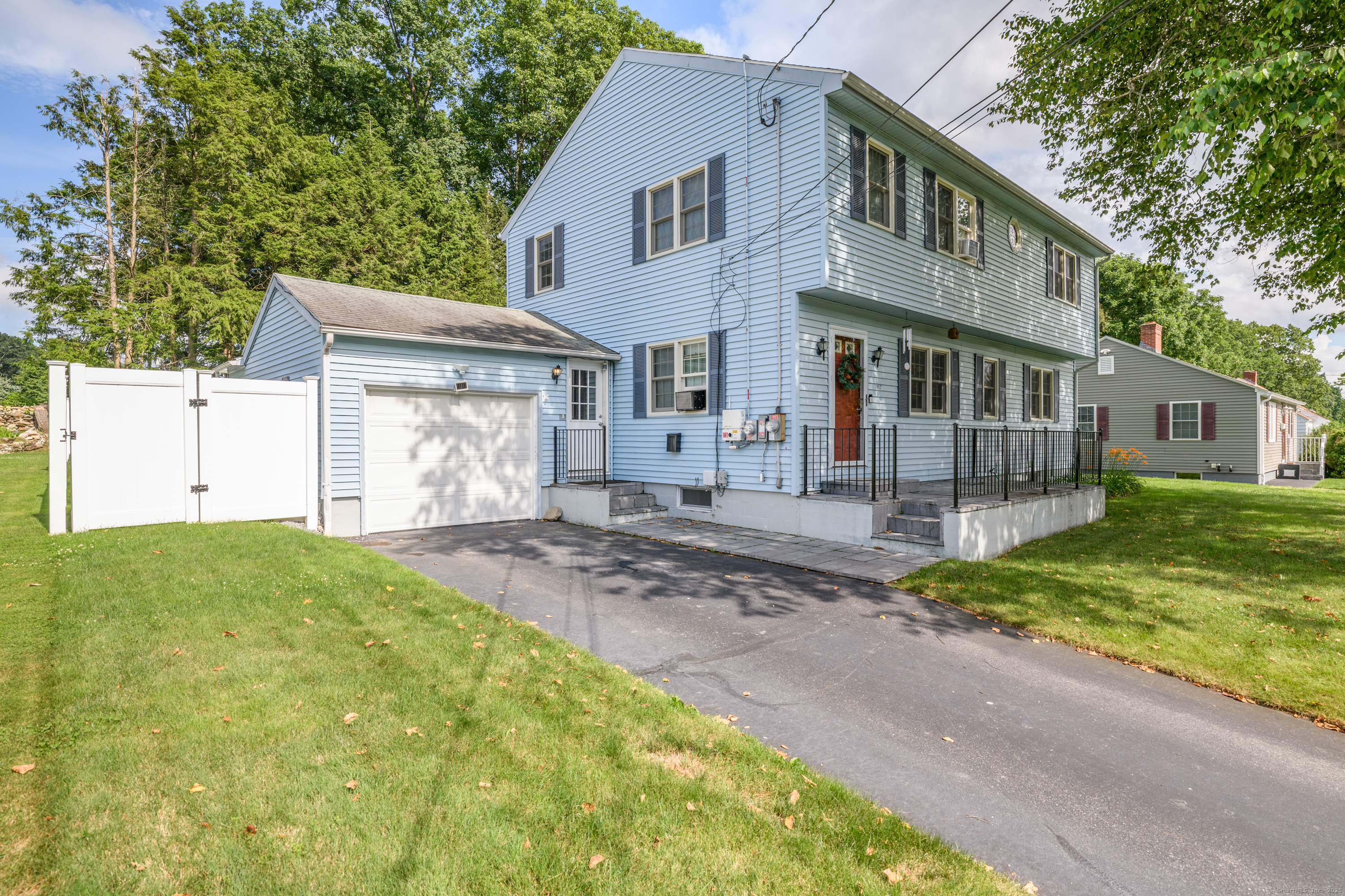 Property Photo: 117 Woodside Street CT 06260