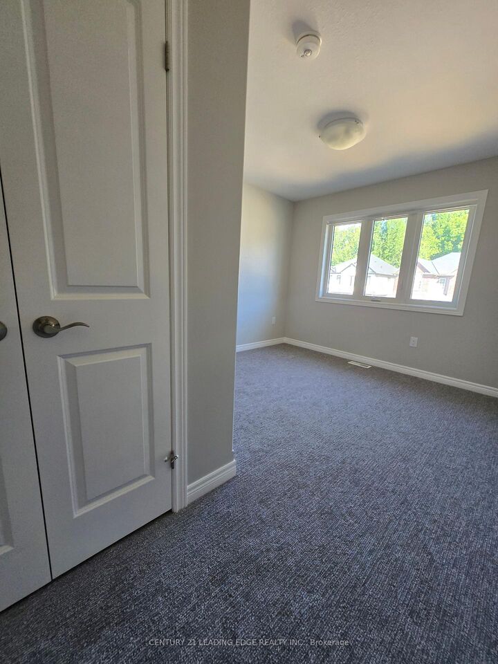 Property Photo:  66 Willson Drive Upper  ON L2V 0G7 