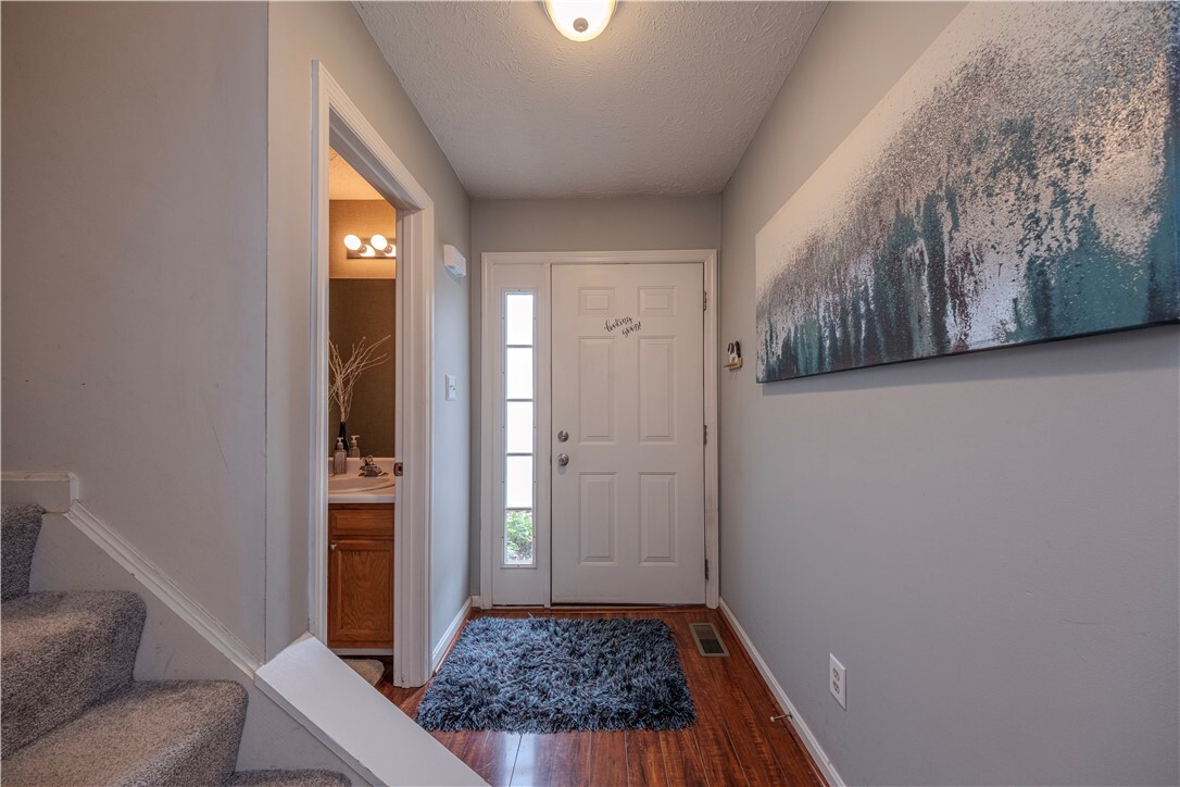 Property Photo: 115 Westbrooke Ln. PA 15108