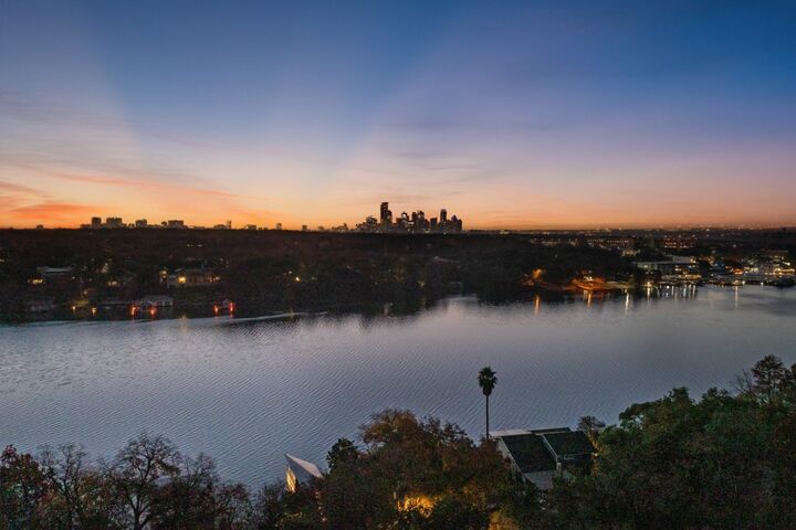 2007 Lakeshore Drive  Austin TX 78746 photo