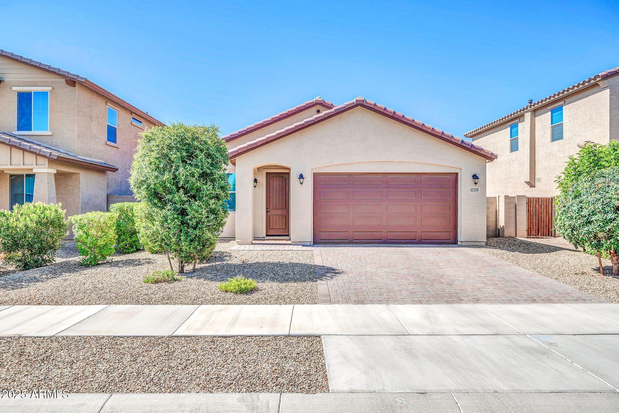 Property Photo: 17255 W Cavedale Drive AZ 85387