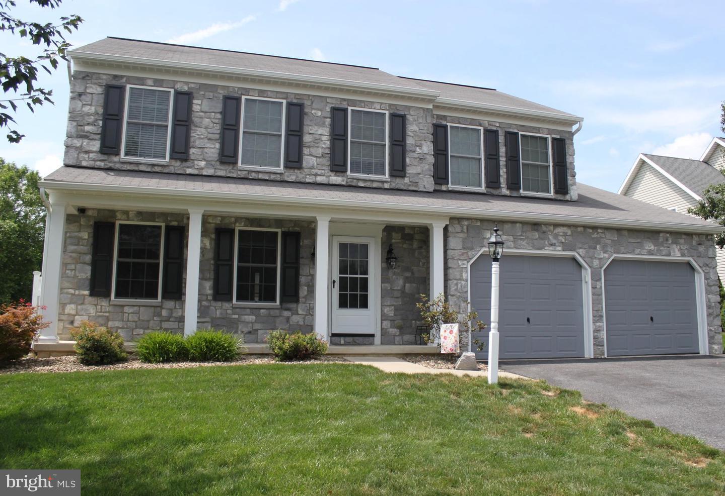 Property Photo:  462 Fencepost Lane  PA 17078 