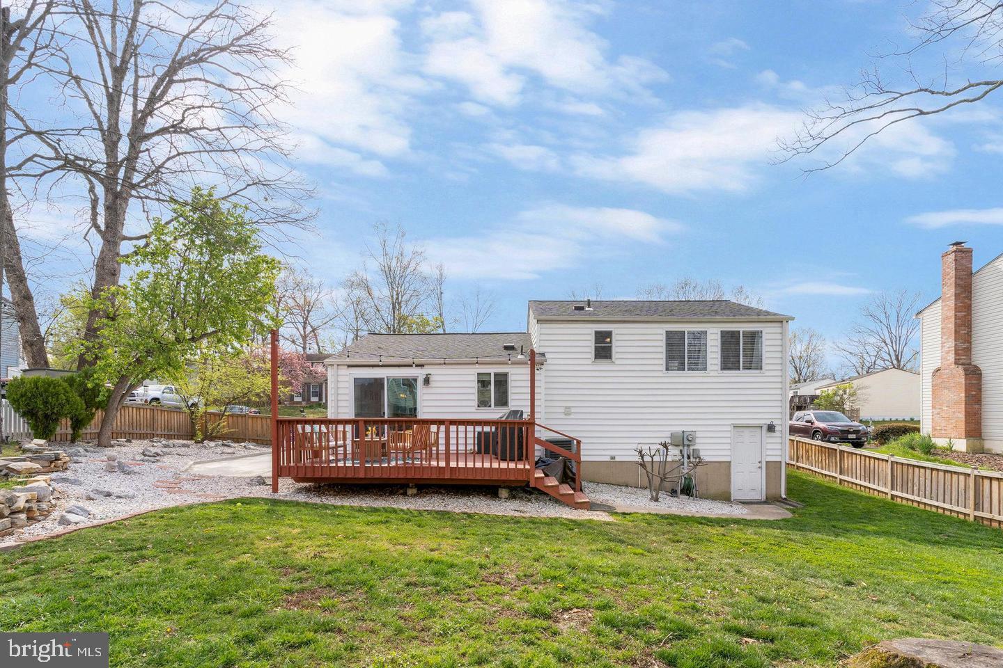 Property Photo: 9242 Oakglen Court VA 20110